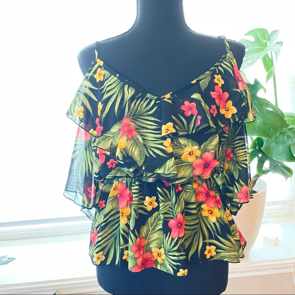 Forever 21 🌸 | tropical cold shoulder blouse